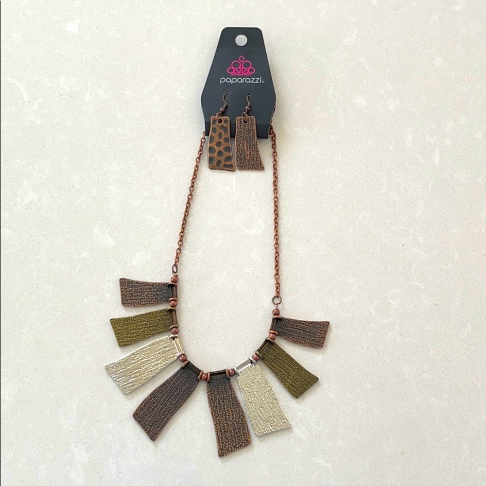 Paparazzi necklace and earrings
